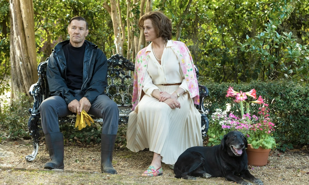 73508-MASTER_GARDENER_-_Joel_Edgerton_and_Sigourney_Weaver.jpg